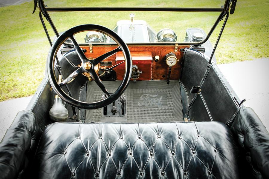 Торпедо Ford Model T Touring 1913 года  (фото 7 из 13)